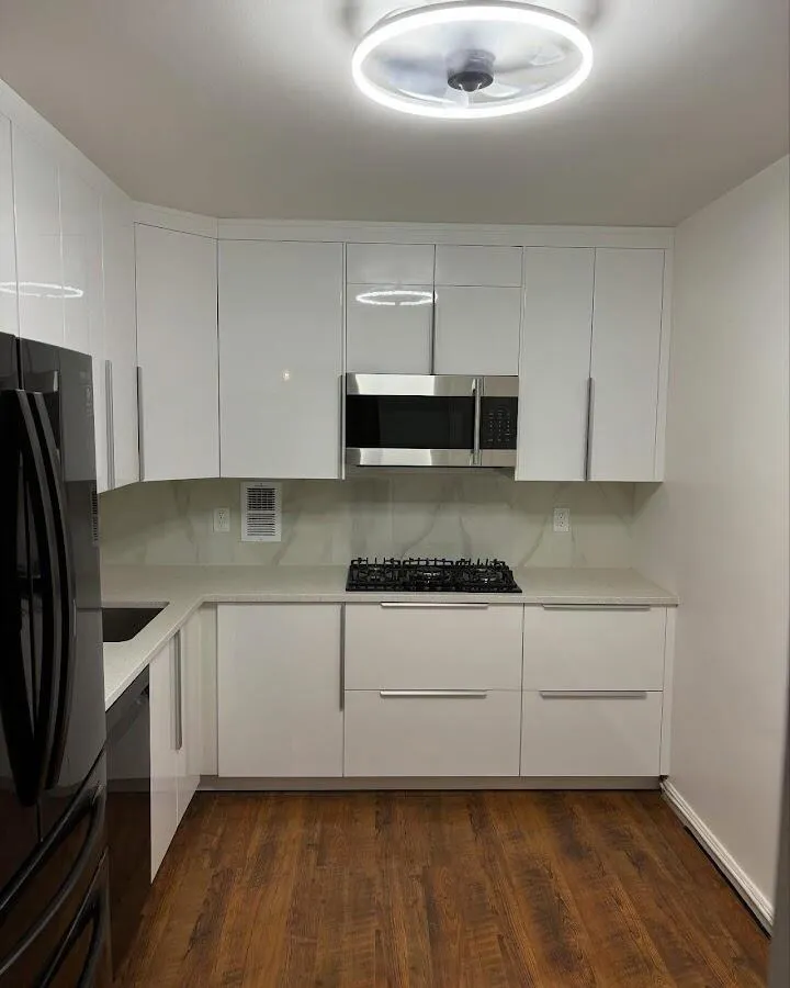 Renovated kitchen with quartz countertops in Sunnyvale